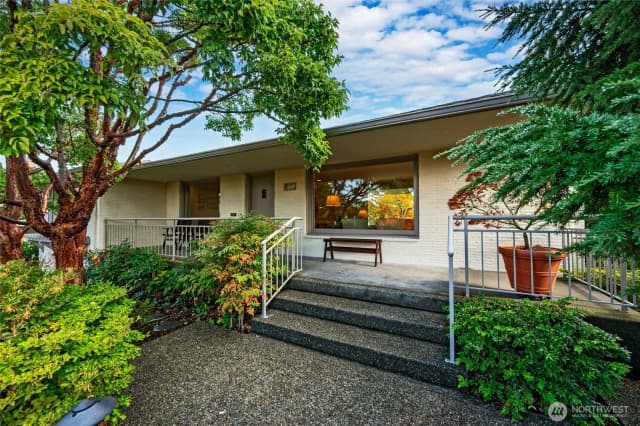 Property photo for 2610 42nd Avenue W, Seattle