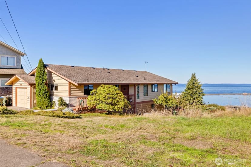 Property photo for 1426 W 4th Street, Port Angeles