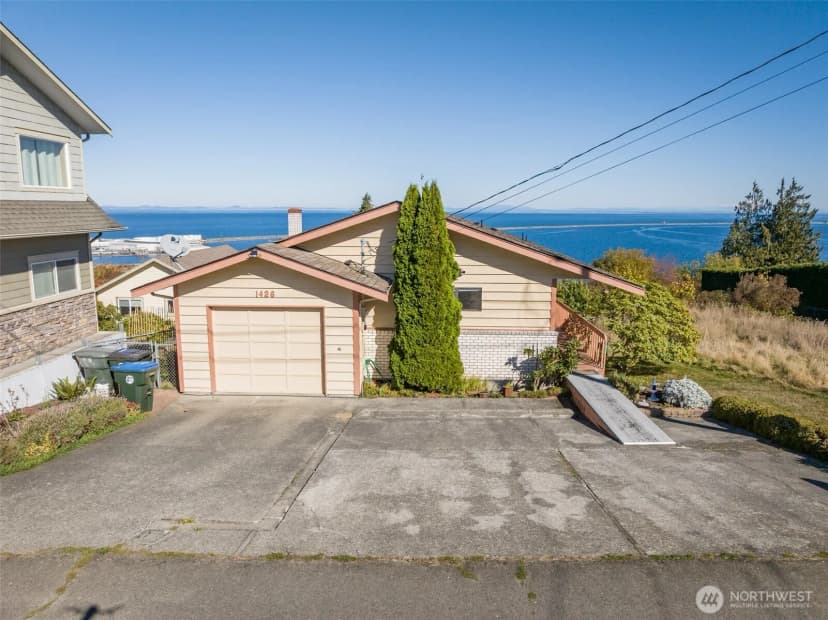 Property photo for 1426 W 4th Street, Port Angeles photo 2