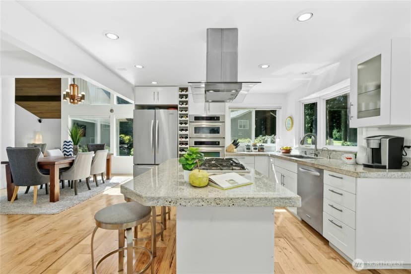 Property photo for 21010 Ne 33rd Place, Sammamish photo 8