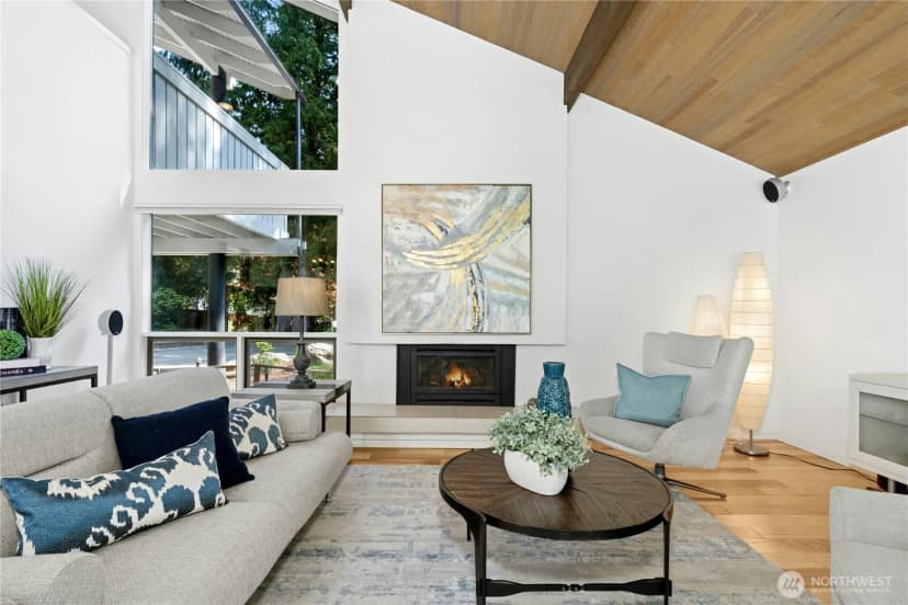 Property photo for 21010 Ne 33rd Place, Sammamish photo 3