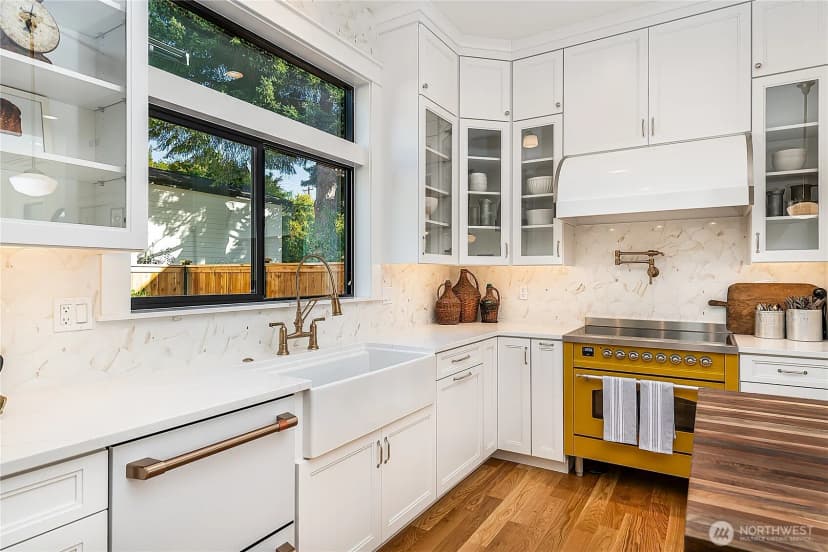 Property photo for 3642 33rd Avenue W, Seattle photo 11