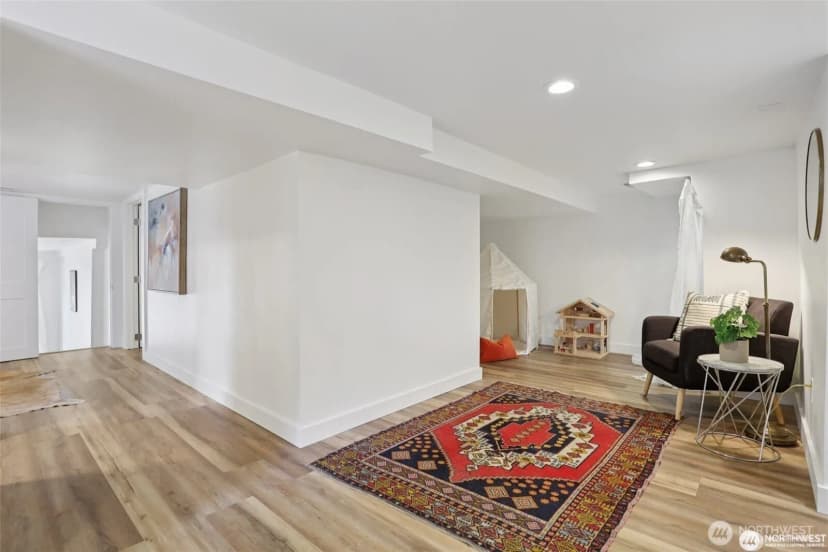 Property photo for 2233 2nd Avenue W, Seattle photo 27