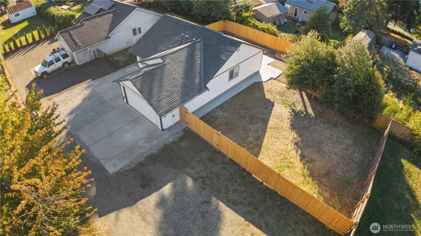 Property photo for 13027 23rd Avenue S, Sea Tac photo 35