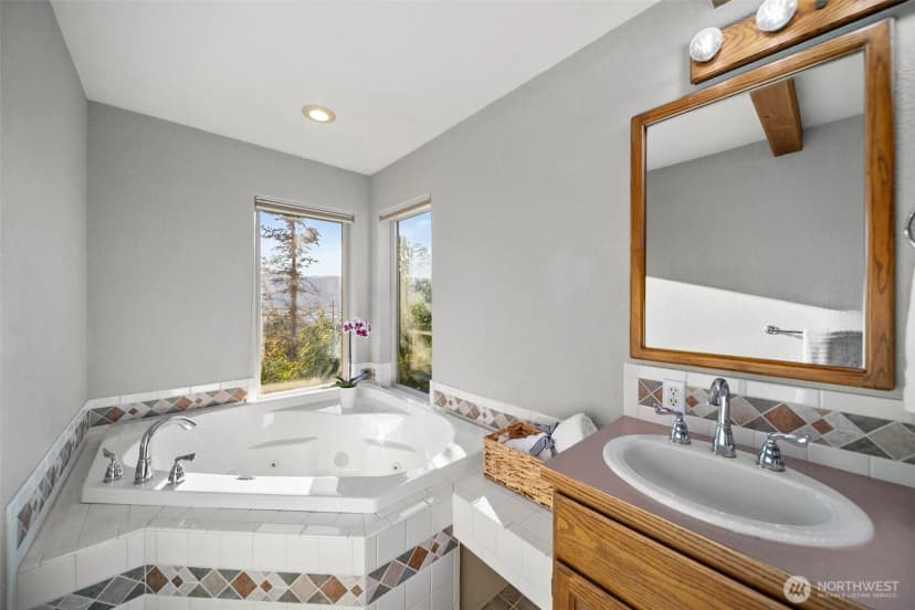 Property photo for 606 Ski View Drive, East Wenatchee photo 22