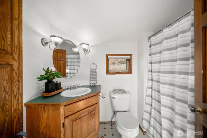 Property photo for 606 Ski View Drive, East Wenatchee photo 28