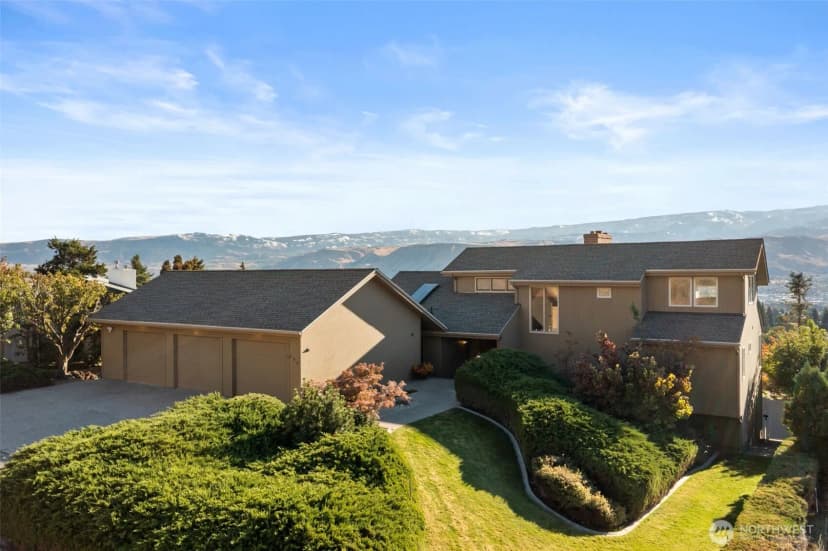 Property photo for 606 Ski View Drive, East Wenatchee photo 2