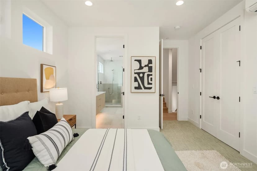 Property photo for 2009 Dexter Avenue N #b, Seattle photo 15