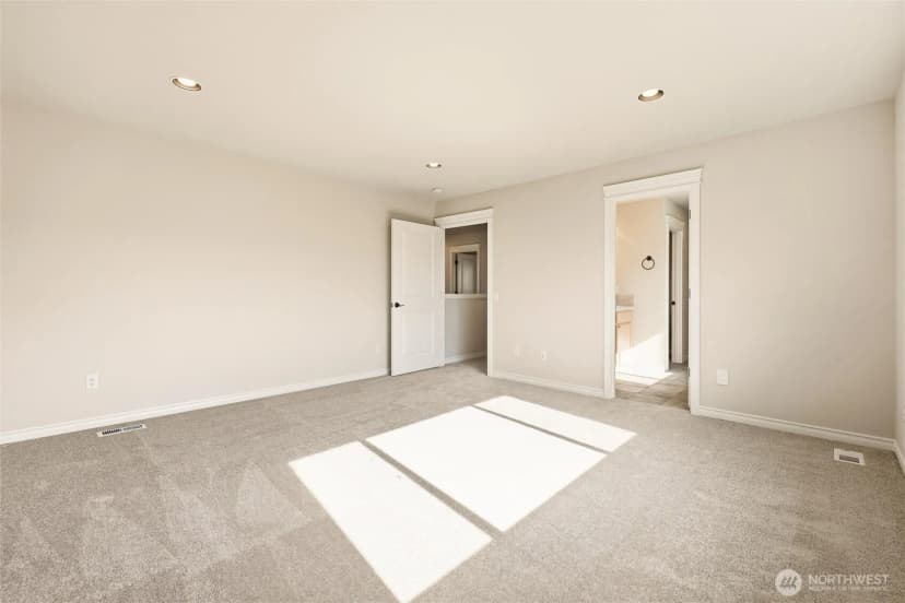 Property photo for 2504 Sw 201st Place Sw, Lynnwood photo 15