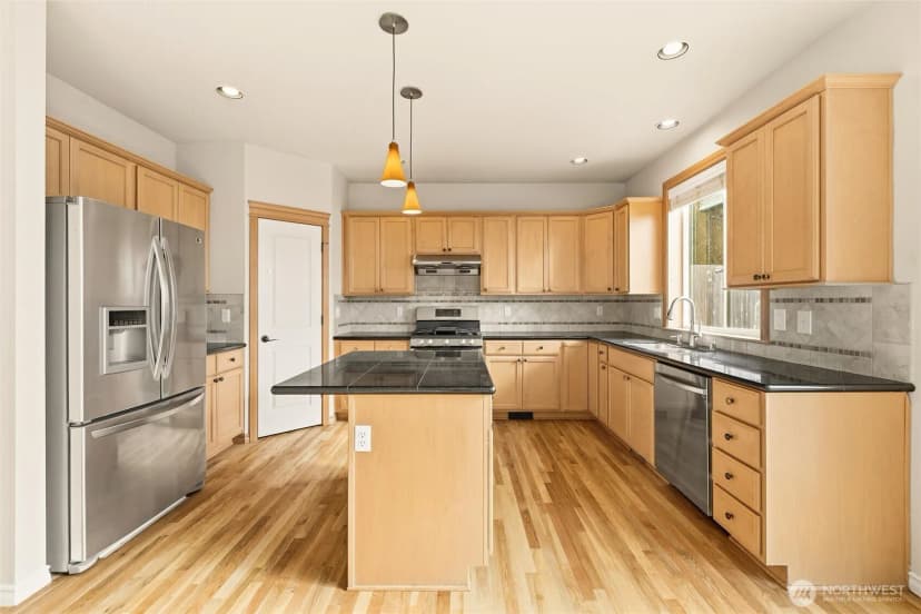 Property photo for 2504 Sw 201st Place Sw, Lynnwood photo 9