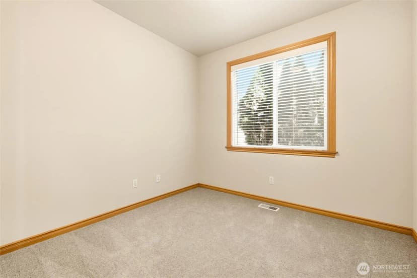 Property photo for 2504 Sw 201st Place Sw, Lynnwood photo 11