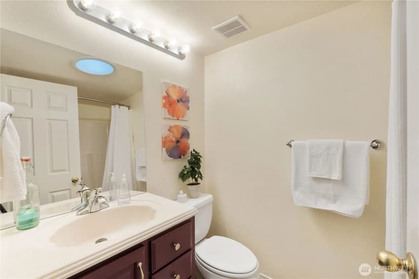Property photo for 21334 125th Street Se, Kent photo 19