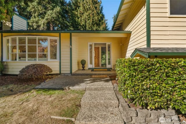 Property photo for 19541 129th Court Ne, Bothell photo 2