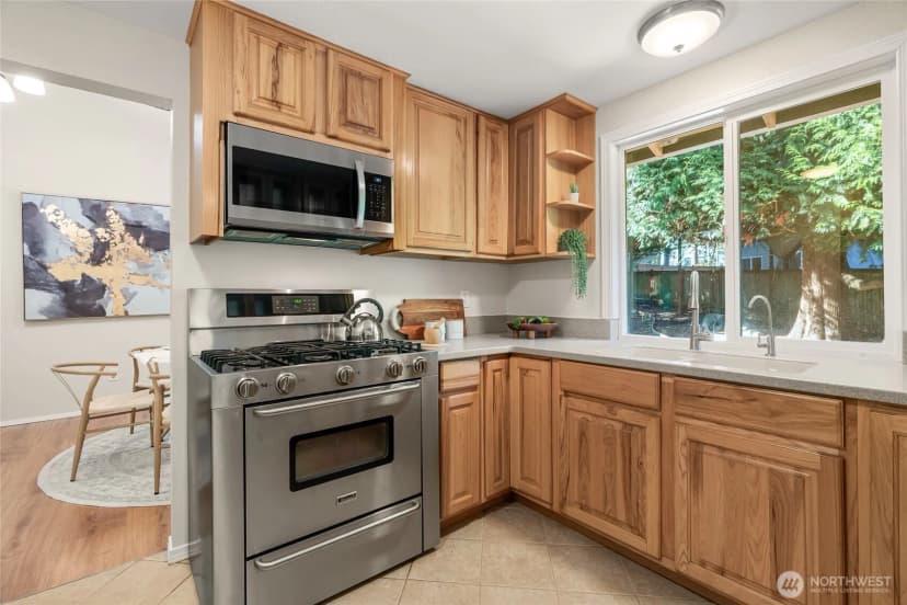 Property photo for 19541 129th Court Ne, Bothell photo 6