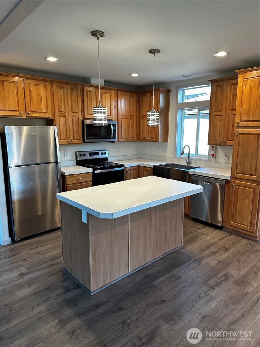 Property photo for 10302 Lakeview Avenue Sw #26, Lakewood photo 3
