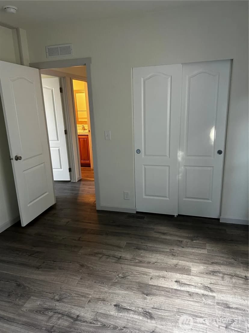 Property photo for 10302 Lakeview Avenue Sw #26, Lakewood photo 13