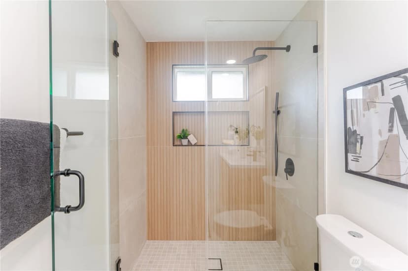 Property photo for 6133 Ne 200th Street, Kenmore photo 26