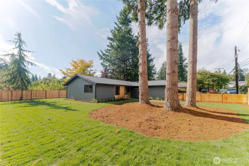 Property photo for 6133 Ne 200th Street, Kenmore photo 3