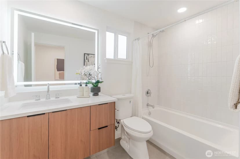 Property photo for 6133 Ne 200th Street, Kenmore photo 21