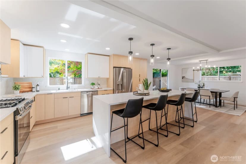 Property photo for 6133 Ne 200th Street, Kenmore photo 9