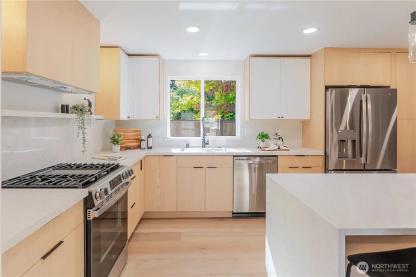 Property photo for 6133 Ne 200th Street, Kenmore photo 13
