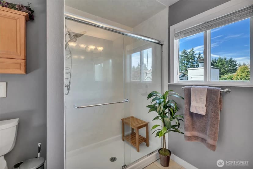 Property photo for 22030 120th Avenue Se, Kent photo 21