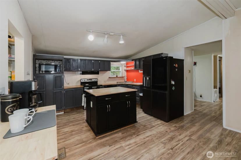 Property photo for 21115 Jefferson Beach Road Ne, Kingston photo 10
