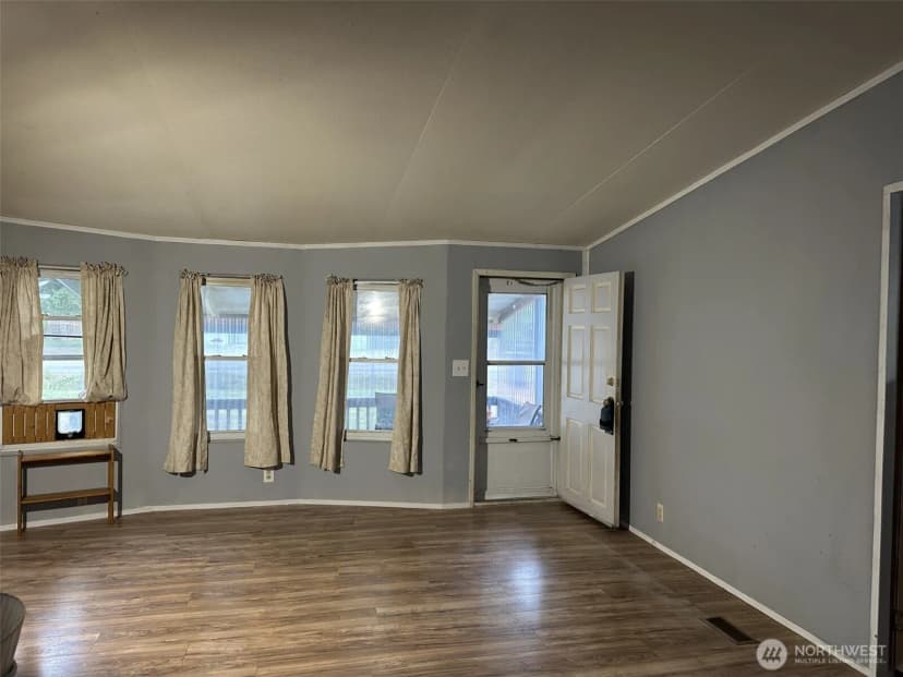 Property photo for 21115 Jefferson Beach Road Ne, Kingston photo 6