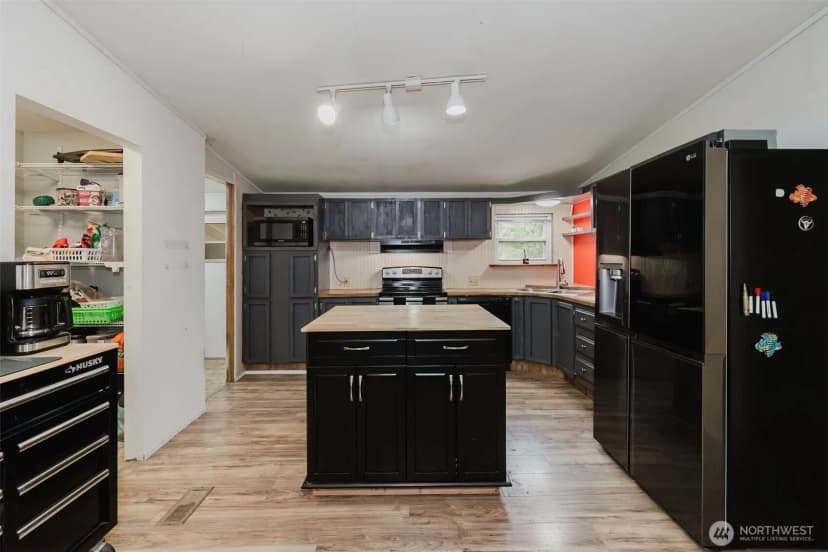 Property photo for 21115 Jefferson Beach Road Ne, Kingston photo 11