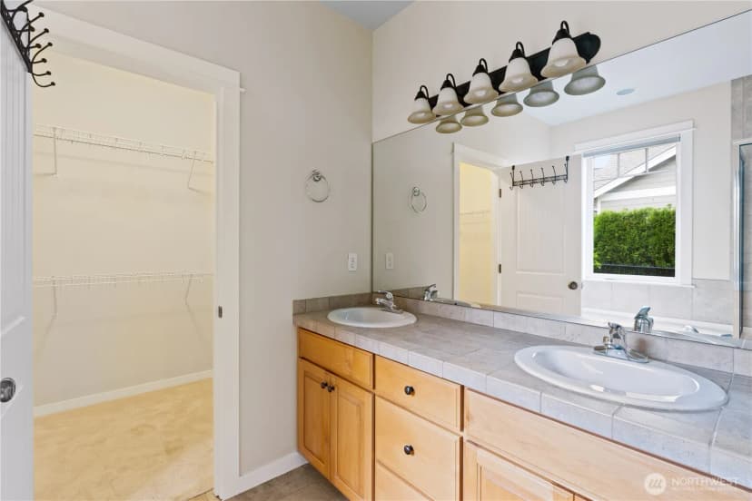 Property photo for 891 W Park Street, Lynden photo 23