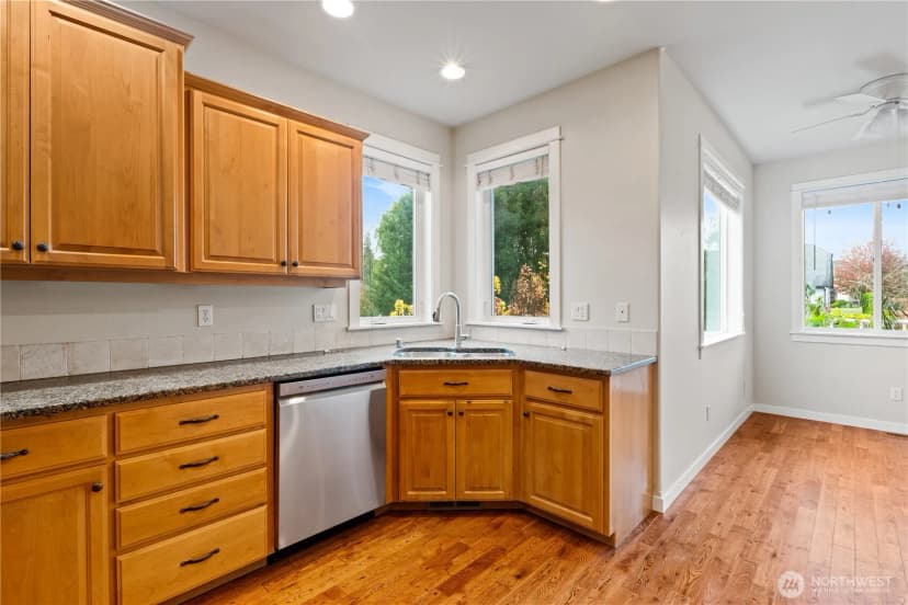 Property photo for 891 W Park Street, Lynden photo 10