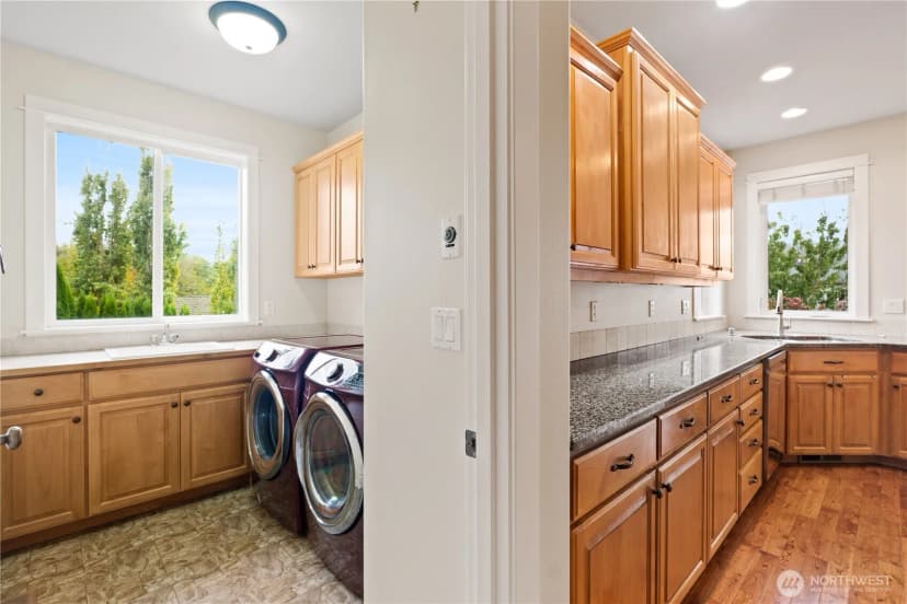 Property photo for 891 W Park Street, Lynden photo 13