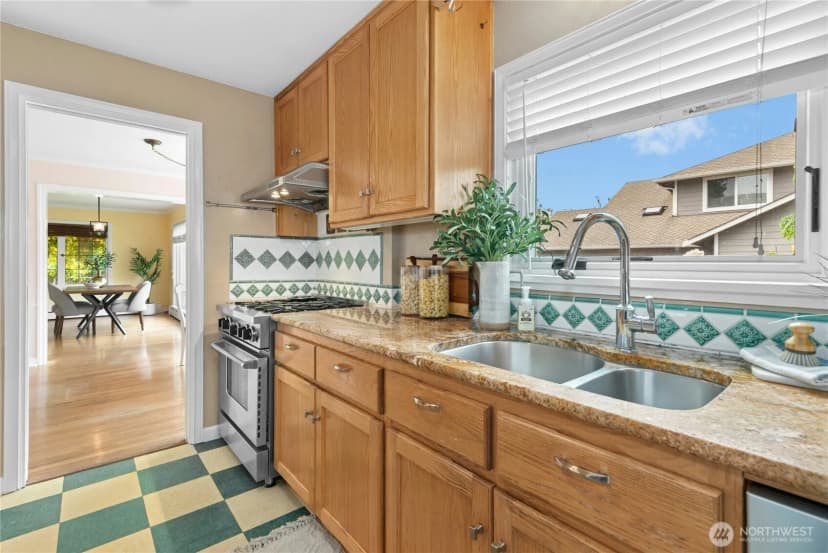 Property photo for 4806 Seahurst Avenue, Everett photo 15
