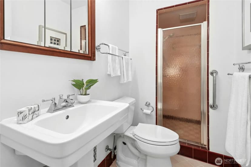 Property photo for 4806 Seahurst Avenue, Everett photo 18