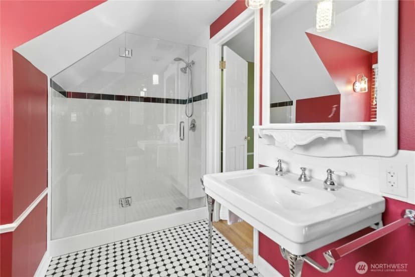 Property photo for 4806 Seahurst Avenue, Everett photo 23