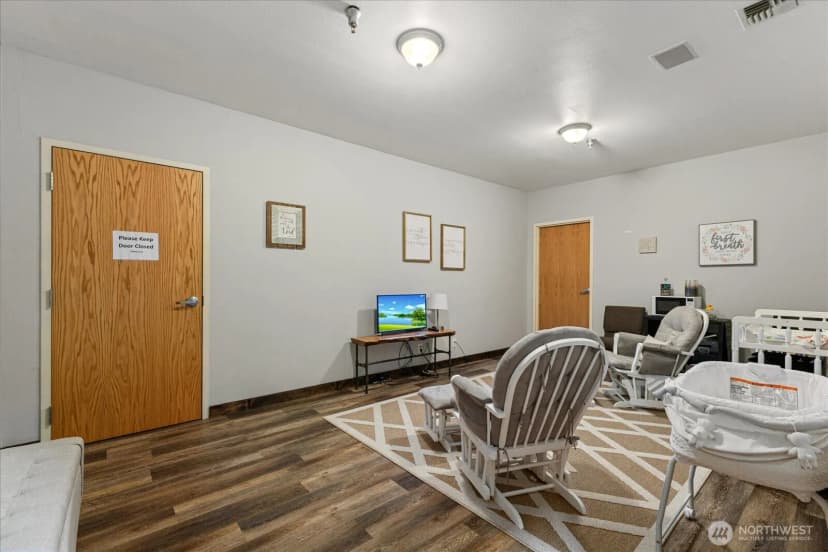 Property photo for 18824 Smokey Point Boulevard, Arlington photo 12