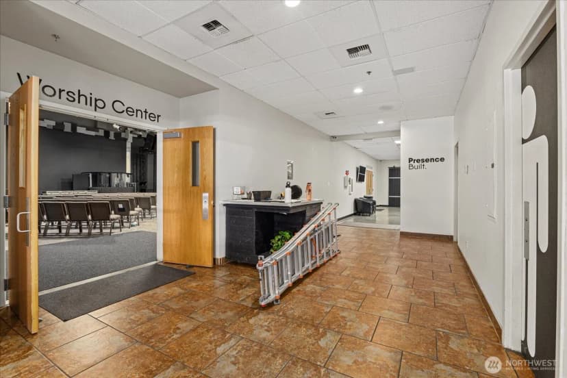 Property photo for 18824 Smokey Point Boulevard, Arlington photo 15