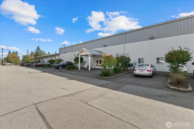 Property photo for 18824 Smokey Point Boulevard, Arlington photo 3