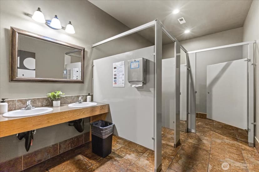Property photo for 18824 Smokey Point Boulevard, Arlington photo 16