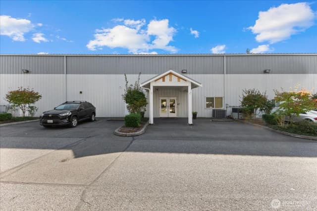 Property photo for 18824 Smokey Point Boulevard, Arlington photo 2