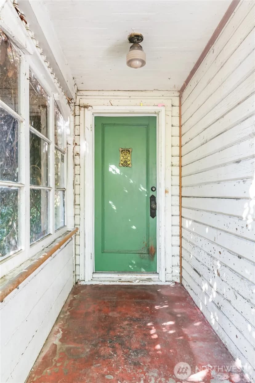 Property photo for 727 28th Avenue S, Seattle photo 18