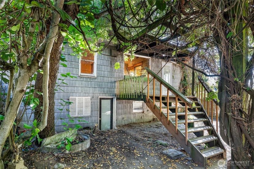 Property photo for 727 28th Avenue S, Seattle photo 21