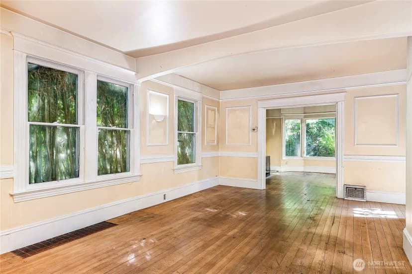 Property photo for 727 28th Avenue S, Seattle photo 12
