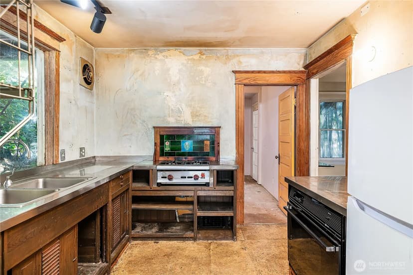 Property photo for 727 28th Avenue S, Seattle photo 14