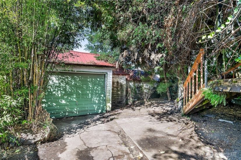 Property photo for 727 28th Avenue S, Seattle photo 9