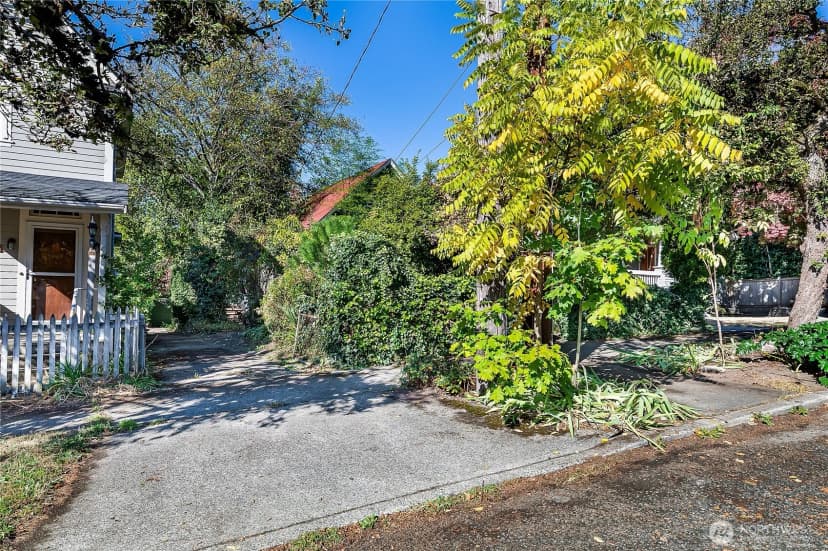 Property photo for 727 28th Avenue S, Seattle photo 30