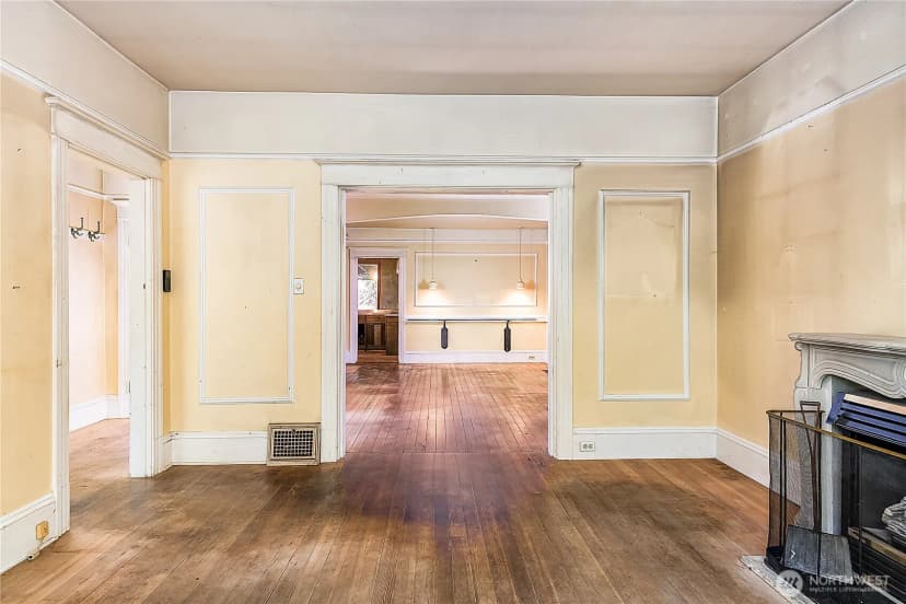 Property photo for 727 28th Avenue S, Seattle photo 11