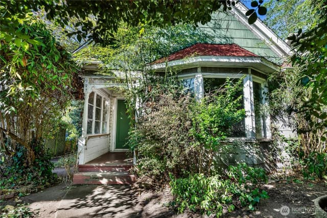 Property photo for 727 28th Avenue S, Seattle photo 5