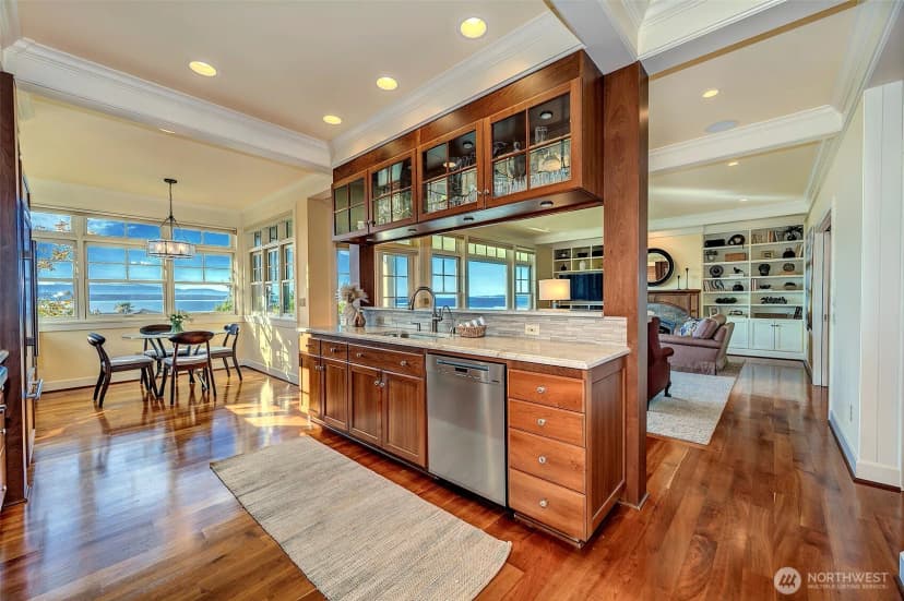 Property photo for 1611 9th Avenue N, Edmonds photo 9