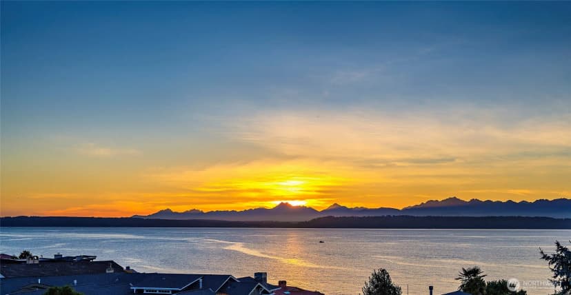 Property photo for 1611 9th Avenue N, Edmonds